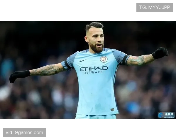 探访克莱蒙训练基地:大屏幕上如何实时演示并纠正球员的防守选位 探访克莱蒙训练基地:大屏幕上如何实时演示并纠正球员的防守选位